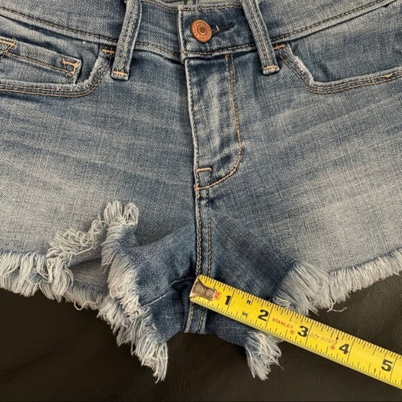 Abercrombie Light Wash Low Rise Denim Shorts - Picture 10 of 10